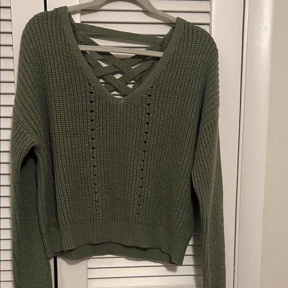 Aeropostale V-Neck Sweater in Forest Green